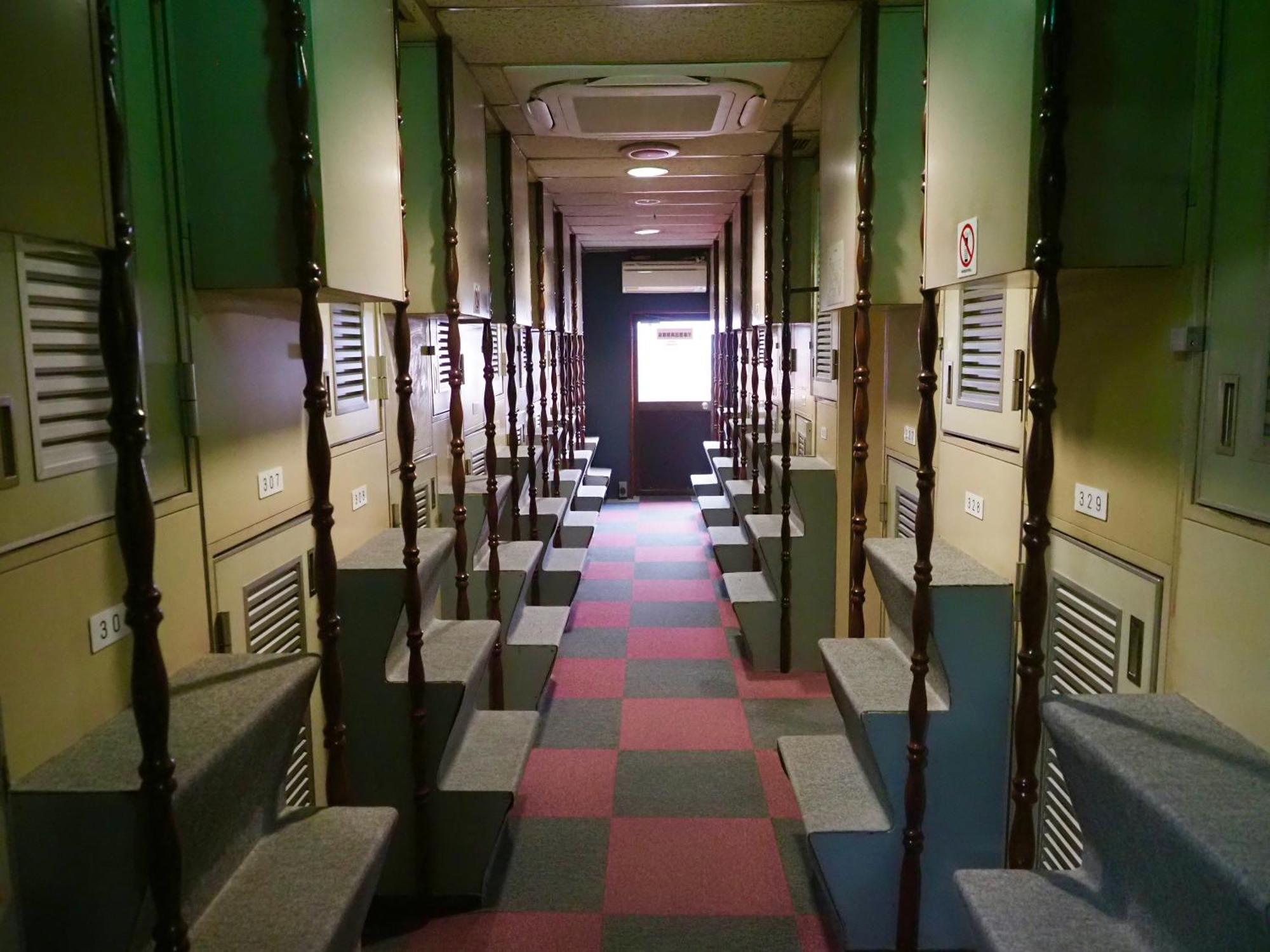 Capsule Hotel Block Room โตเกียว ภายนอก รูปภาพ