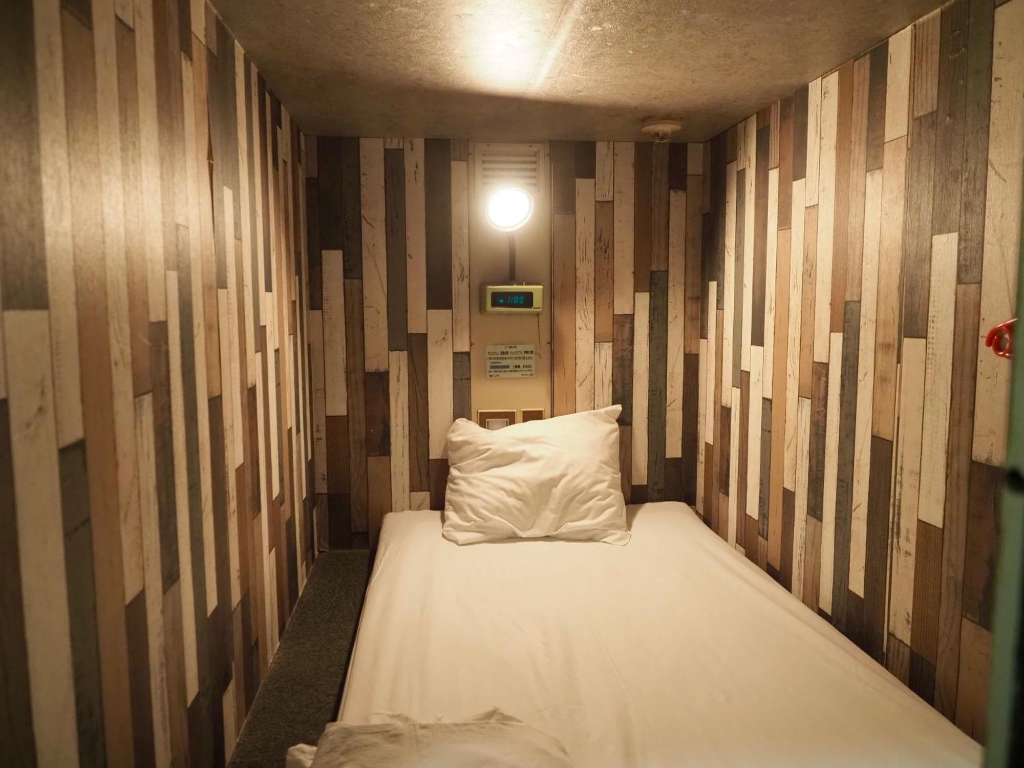 Capsule Hotel Block Room โตเกียว ภายนอก รูปภาพ